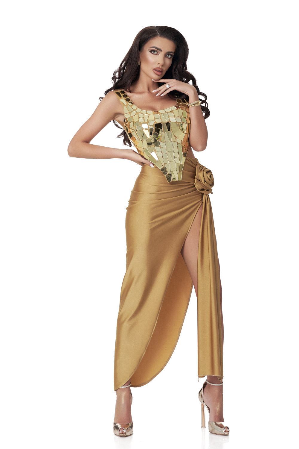 Compleu Cristela auriu Wasari DE INCHIRIAT